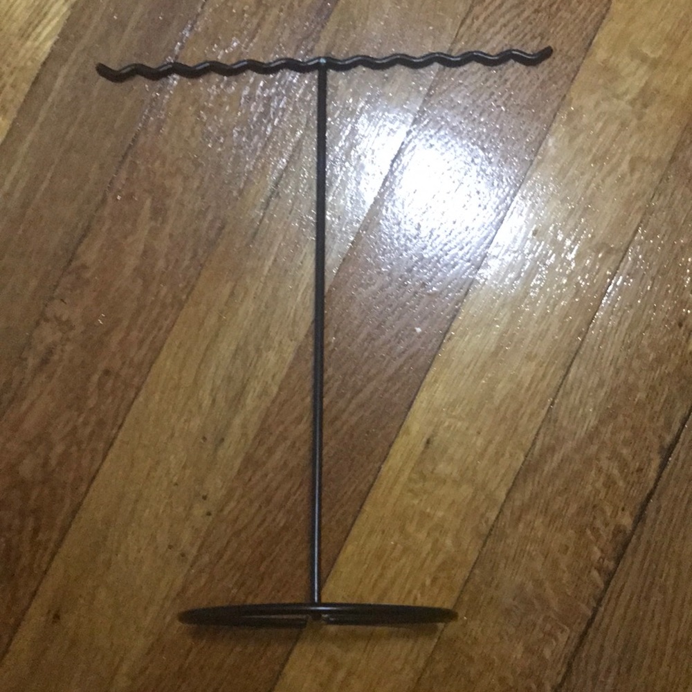 Necklace holder